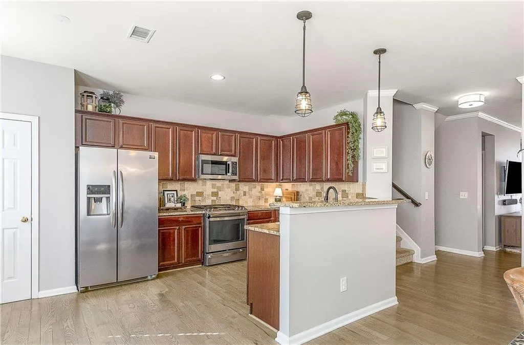 3624 Chattahoochee Summit Drive Se, Atlanta, Georgia 30339, 3 Bedrooms Bedrooms, ,2 BathroomsBathrooms,Residential,For Sale,3624 Chattahoochee Summit Drive Se,7678936