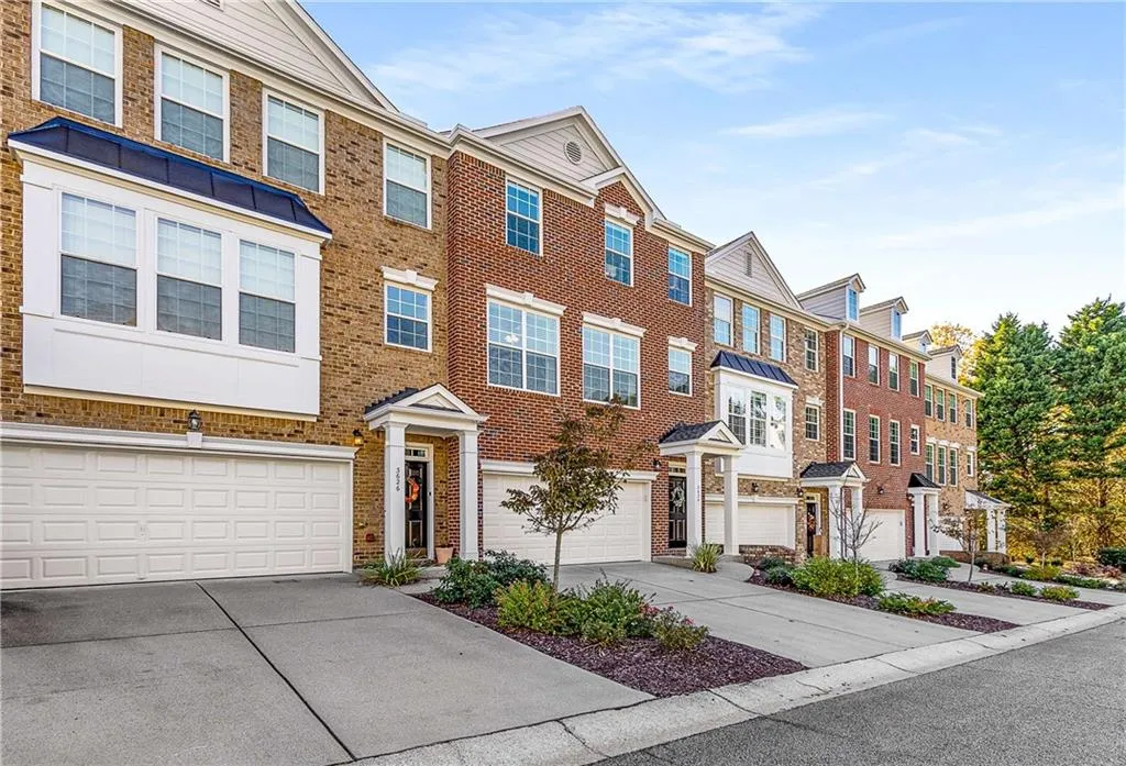 3624 Chattahoochee Summit Drive Se, Atlanta, Georgia 30339, 3 Bedrooms Bedrooms, ,2 BathroomsBathrooms,Residential,For Sale,3624 Chattahoochee Summit Drive Se,7678936