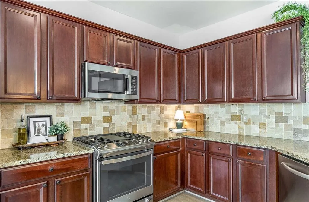 3624 Chattahoochee Summit Drive Se, Atlanta, Georgia 30339, 3 Bedrooms Bedrooms, ,2 BathroomsBathrooms,Residential,For Sale,3624 Chattahoochee Summit Drive Se,7678936