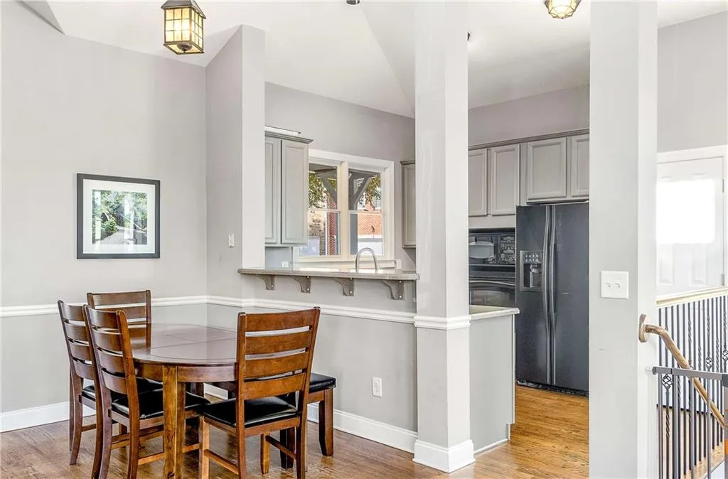 3624 Chattahoochee Summit Drive Se, Atlanta, Georgia 30339, 3 Bedrooms Bedrooms, ,2 BathroomsBathrooms,Residential,For Sale,3624 Chattahoochee Summit Drive Se,7678936