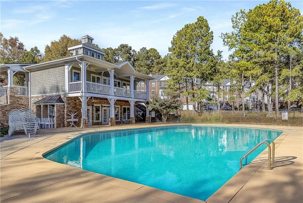 3624 Chattahoochee Summit Drive Se, Atlanta, Georgia 30339, 3 Bedrooms Bedrooms, ,2 BathroomsBathrooms,Residential,For Sale,3624 Chattahoochee Summit Drive Se,7678936