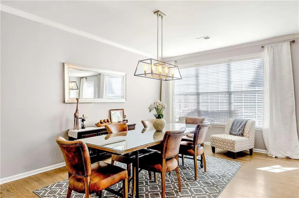 3624 Chattahoochee Summit Drive Se, Atlanta, Georgia 30339, 3 Bedrooms Bedrooms, ,2 BathroomsBathrooms,Residential,For Sale,3624 Chattahoochee Summit Drive Se,7678936