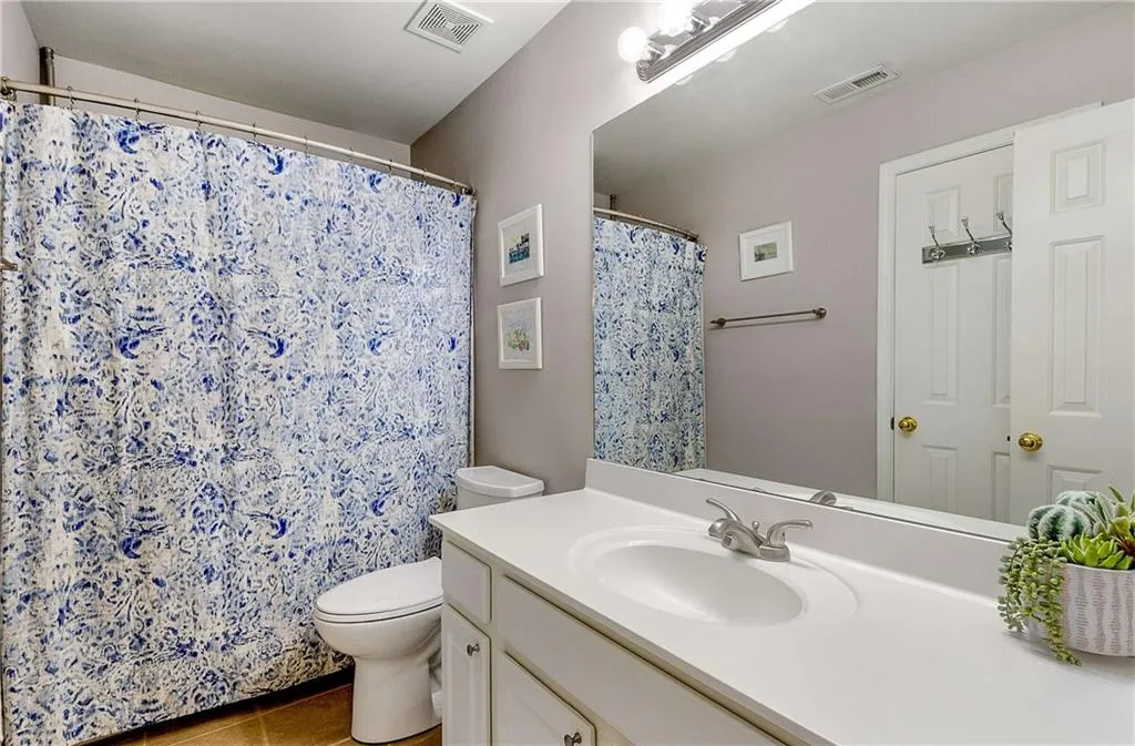 3624 Chattahoochee Summit Drive Se, Atlanta, Georgia 30339, 3 Bedrooms Bedrooms, ,2 BathroomsBathrooms,Residential,For Sale,3624 Chattahoochee Summit Drive Se,7678936