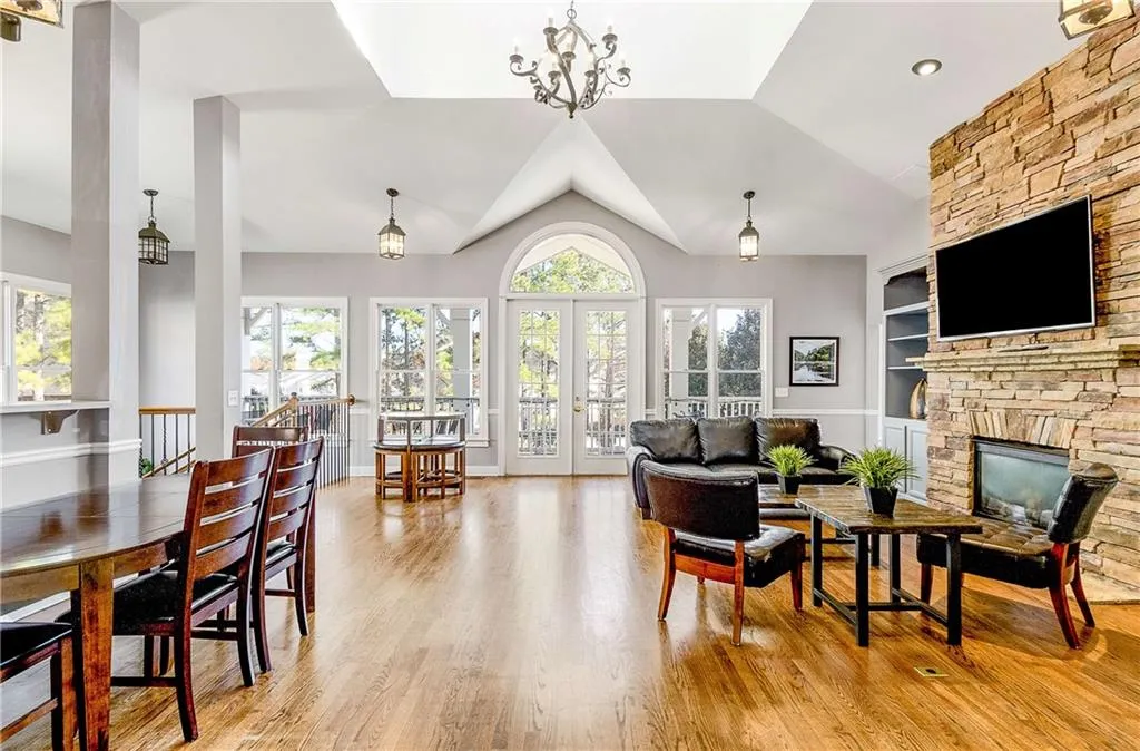 3624 Chattahoochee Summit Drive Se, Atlanta, Georgia 30339, 3 Bedrooms Bedrooms, ,2 BathroomsBathrooms,Residential,For Sale,3624 Chattahoochee Summit Drive Se,7678936