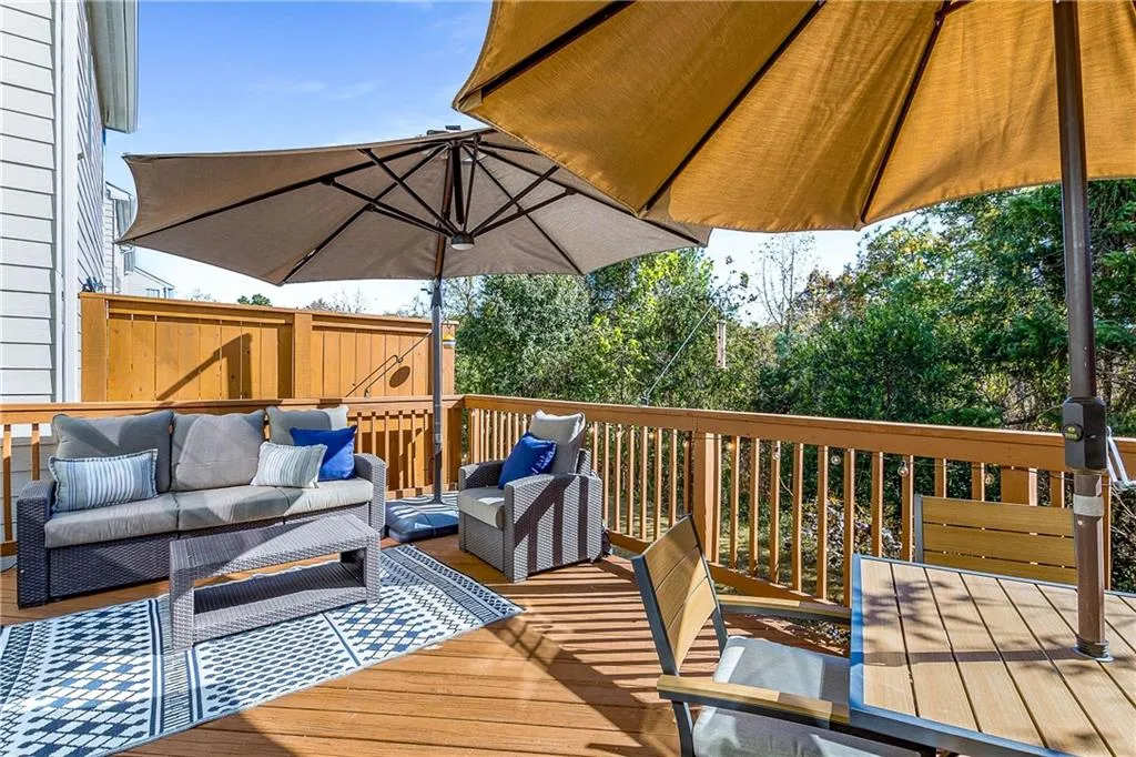 3624 Chattahoochee Summit Drive Se, Atlanta, Georgia 30339, 3 Bedrooms Bedrooms, ,2 BathroomsBathrooms,Residential,For Sale,3624 Chattahoochee Summit Drive Se,7678936