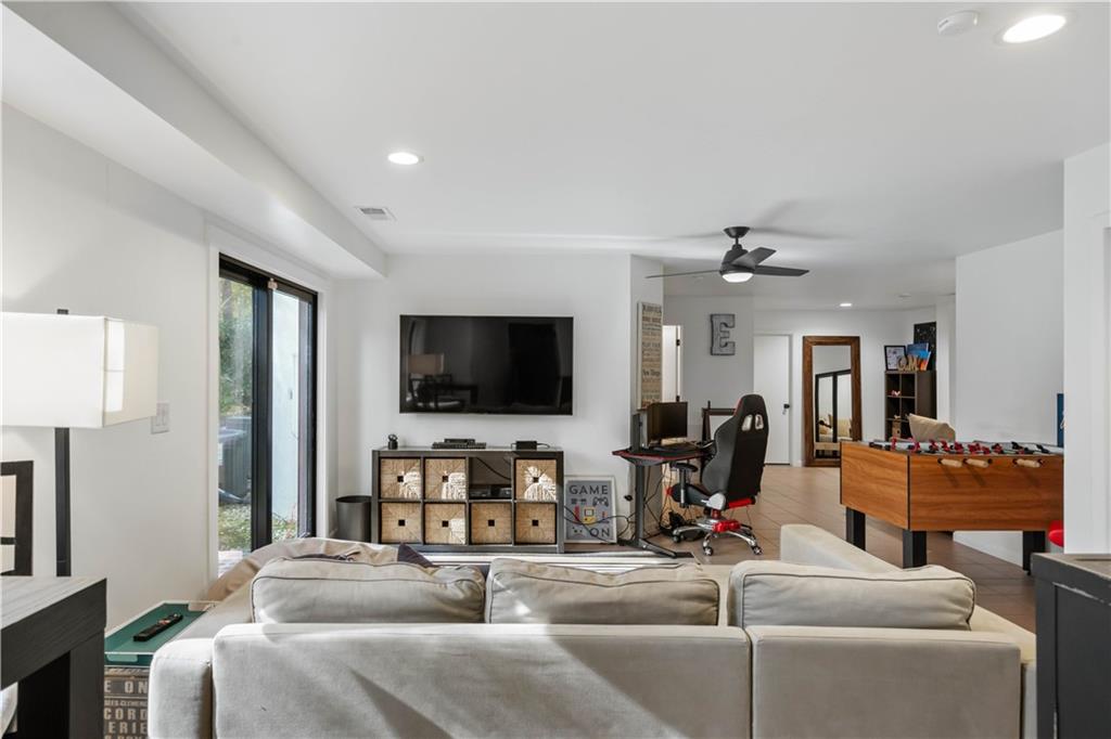 210 N Chambord Drive NW, Atlanta, Georgia 30327, 6 Bedrooms Bedrooms, ,6 BathroomsBathrooms,Residential,Sold,210 N Chambord Drive NW,7302853