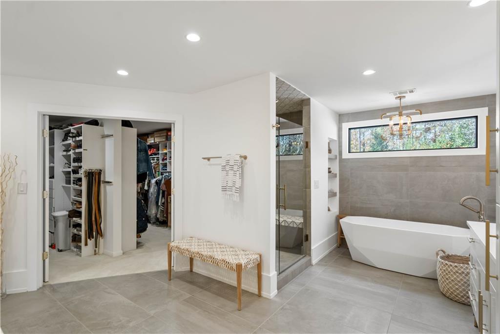 210 N Chambord Drive NW, Atlanta, Georgia 30327, 6 Bedrooms Bedrooms, ,6 BathroomsBathrooms,Residential,Sold,210 N Chambord Drive NW,7302853