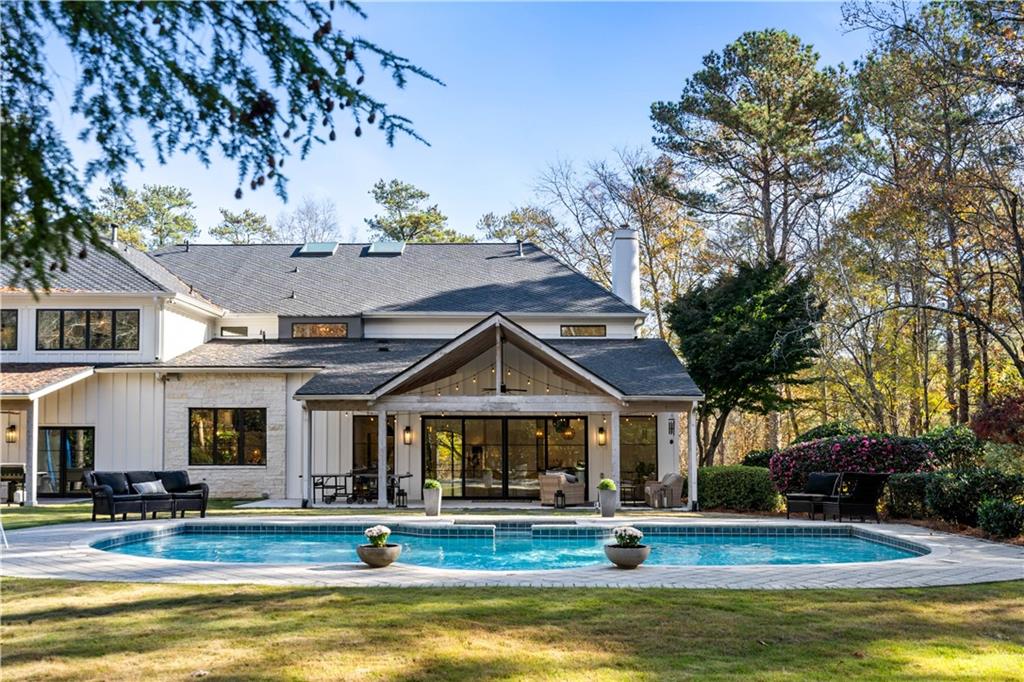 210 N Chambord Drive NW, Atlanta, Georgia 30327, 6 Bedrooms Bedrooms, ,6 BathroomsBathrooms,Residential,Sold,210 N Chambord Drive NW,7302853