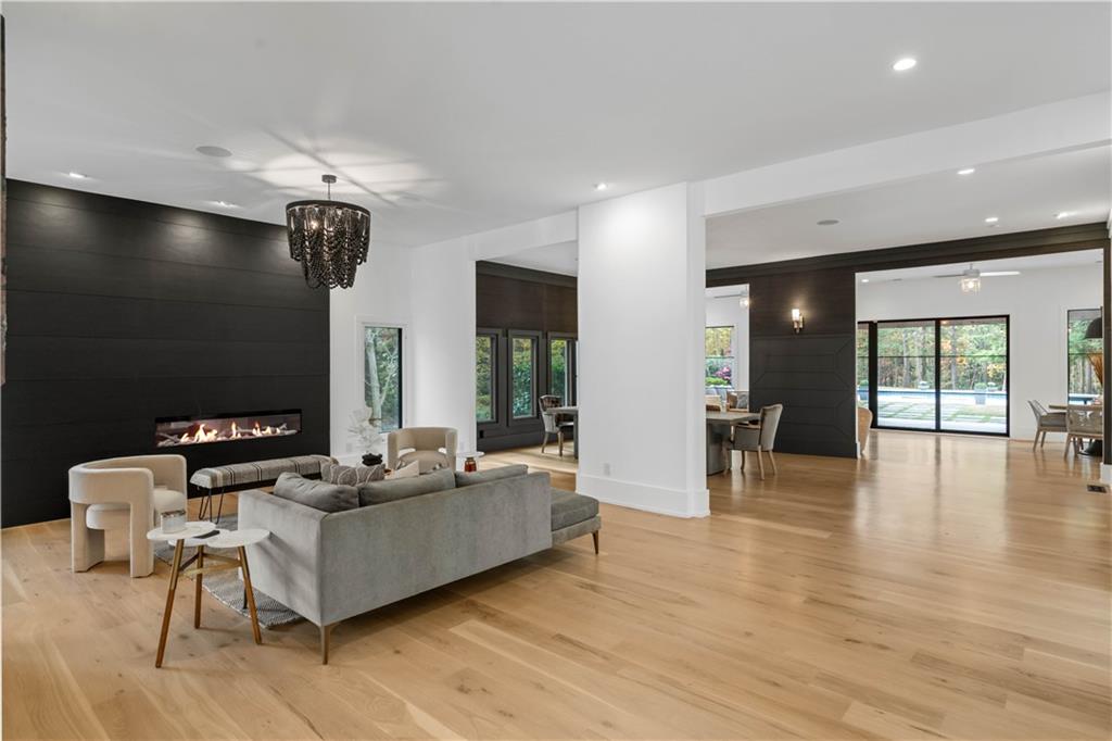 210 N Chambord Drive NW, Atlanta, Georgia 30327, 6 Bedrooms Bedrooms, ,6 BathroomsBathrooms,Residential,Sold,210 N Chambord Drive NW,7302853