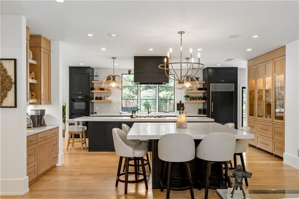 210 N Chambord Drive NW, Atlanta, Georgia 30327, 6 Bedrooms Bedrooms, ,6 BathroomsBathrooms,Residential,Sold,210 N Chambord Drive NW,7302853