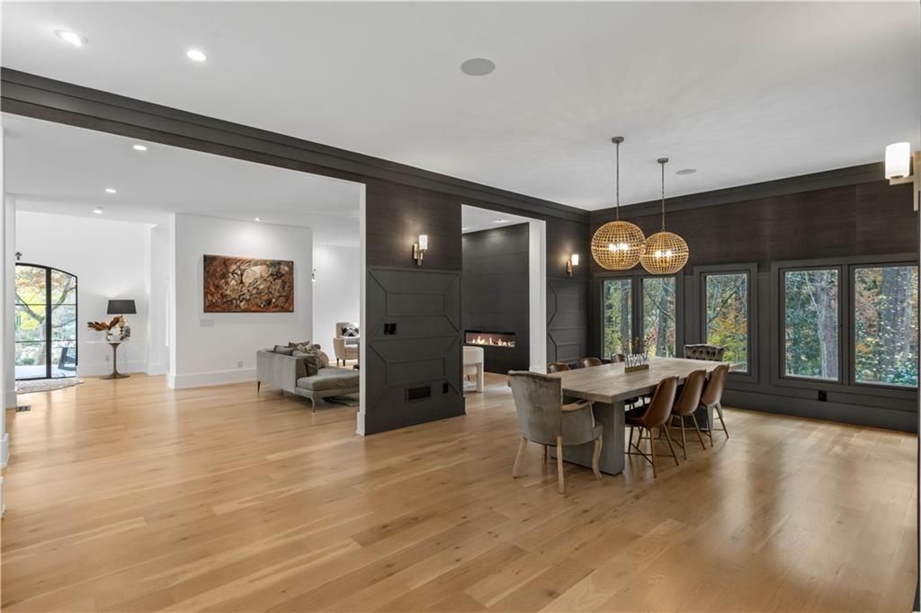 210 N Chambord Drive NW, Atlanta, Georgia 30327, 6 Bedrooms Bedrooms, ,6 BathroomsBathrooms,Residential,Sold,210 N Chambord Drive NW,7302853