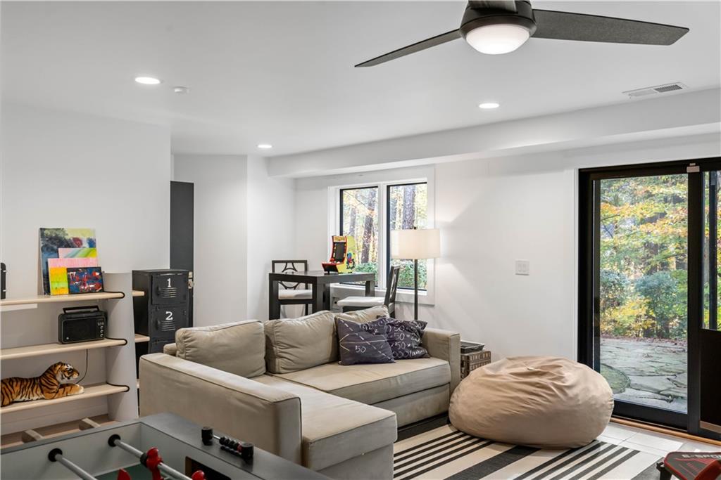 210 N Chambord Drive NW, Atlanta, Georgia 30327, 6 Bedrooms Bedrooms, ,6 BathroomsBathrooms,Residential,Sold,210 N Chambord Drive NW,7302853