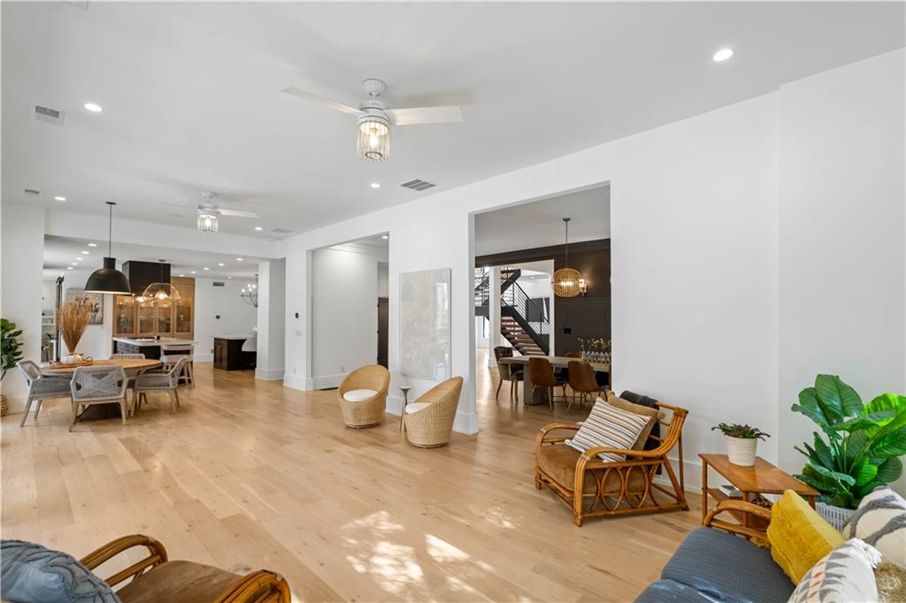 210 N Chambord Drive NW, Atlanta, Georgia 30327, 6 Bedrooms Bedrooms, ,6 BathroomsBathrooms,Residential,Sold,210 N Chambord Drive NW,7302853