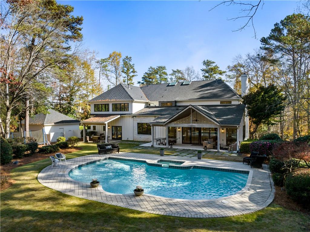 210 N Chambord Drive NW, Atlanta, Georgia 30327, 6 Bedrooms Bedrooms, ,6 BathroomsBathrooms,Residential,Sold,210 N Chambord Drive NW,7302853