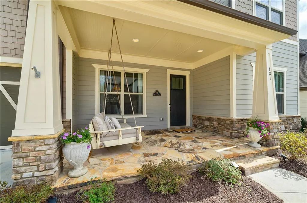 131 Austin Drive, Atlanta, Georgia 30328, 4 Bedrooms Bedrooms, ,3 BathroomsBathrooms,Residential,Sold,131 Austin Drive,6993255