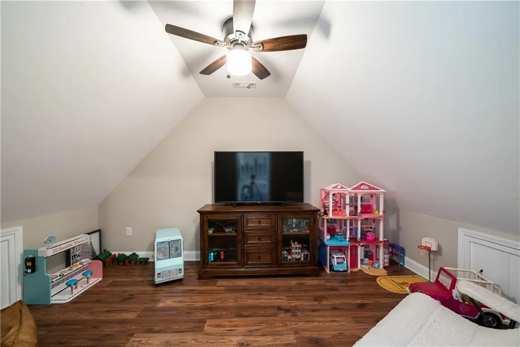 131 Austin Drive, Atlanta, Georgia 30328, 4 Bedrooms Bedrooms, ,3 BathroomsBathrooms,Residential,Sold,131 Austin Drive,6993255
