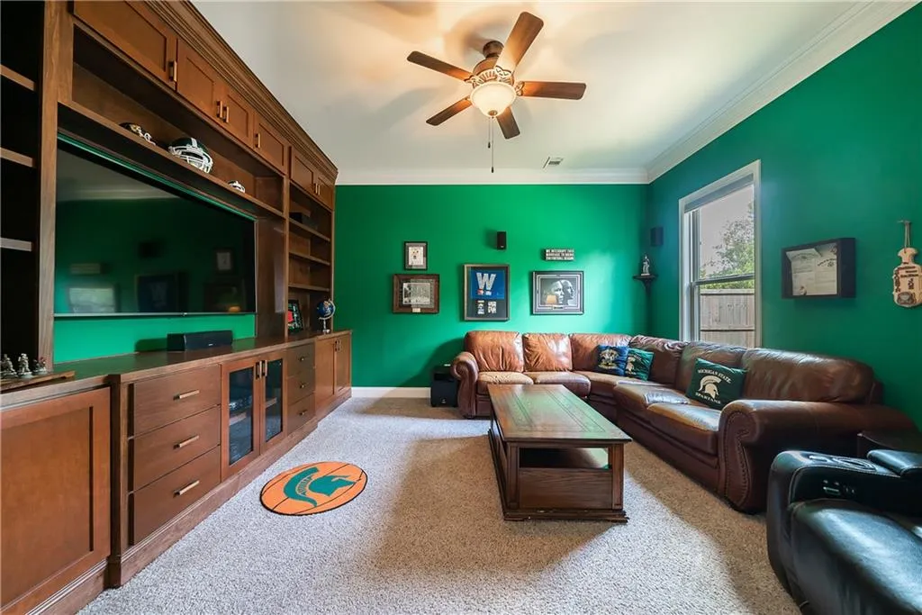 131 Austin Drive, Atlanta, Georgia 30328, 4 Bedrooms Bedrooms, ,3 BathroomsBathrooms,Residential,Sold,131 Austin Drive,6993255