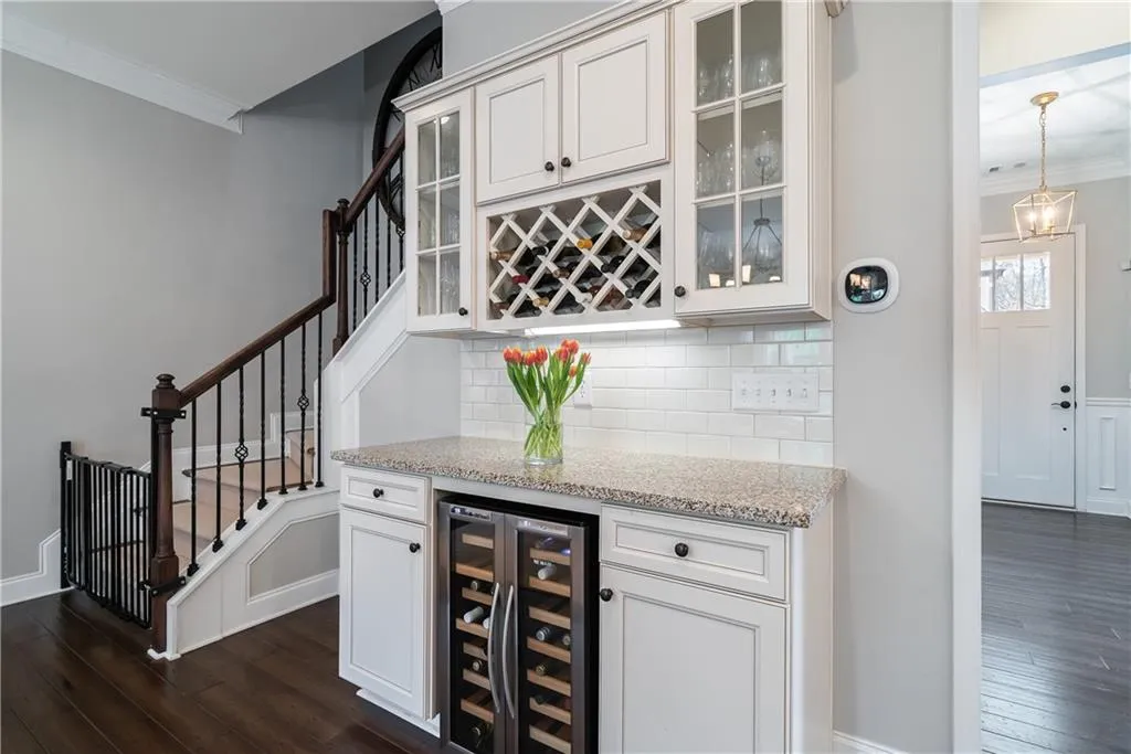 131 Austin Drive, Atlanta, Georgia 30328, 4 Bedrooms Bedrooms, ,3 BathroomsBathrooms,Residential,Sold,131 Austin Drive,6993255