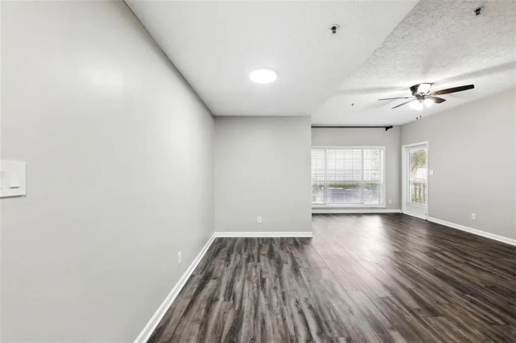 1250 Parkwood Circle Se Unit 1110, Atlanta, Georgia 30339, 1 Bedroom Bedrooms, ,1 BathroomBathrooms,Residential,Sold,1250 Parkwood Circle Se Unit 1110,7561728