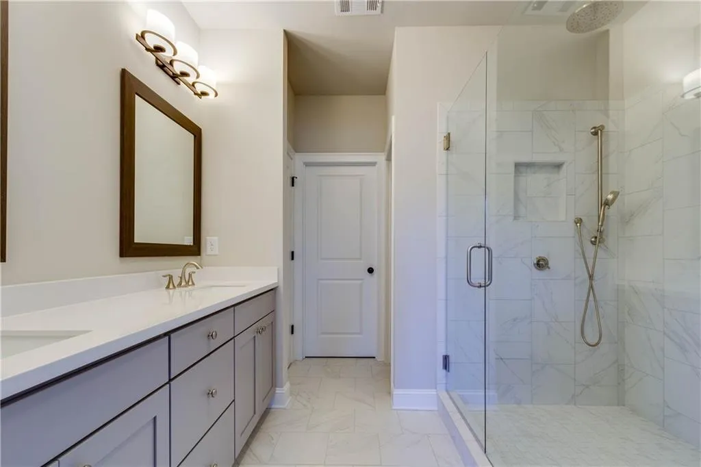 4127 Township Pkwy, Atlanta, Georgia 30342, 3 Bedrooms Bedrooms, ,3 BathroomsBathrooms,Residential,Sold,4127 Township Pkwy,5907339