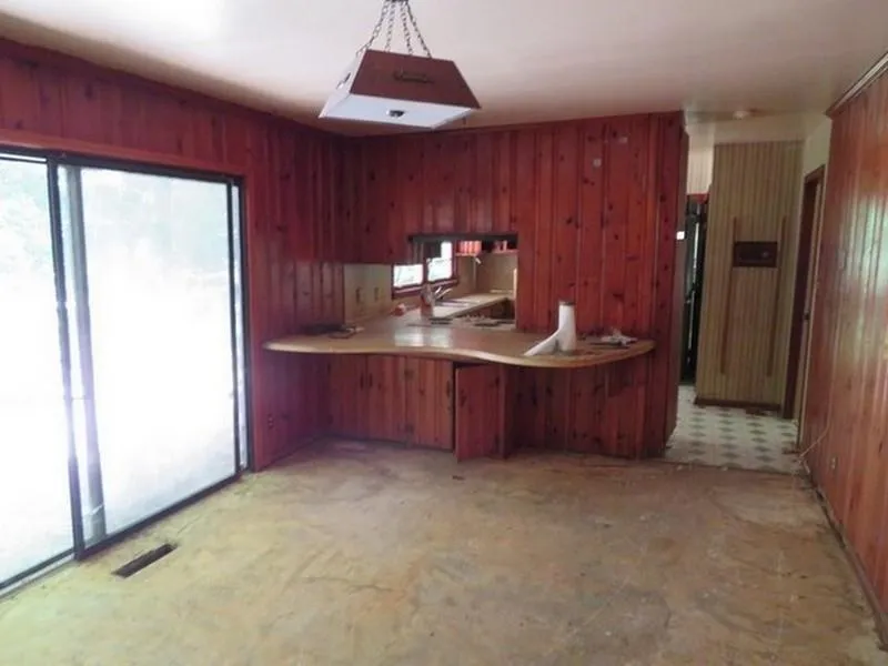 400 Highbrook Drive, Sandy Springs, Georgia 30342, 3 Bedrooms Bedrooms, ,2 BathroomsBathrooms,Residential,Sold,400 Highbrook Drive,6721015