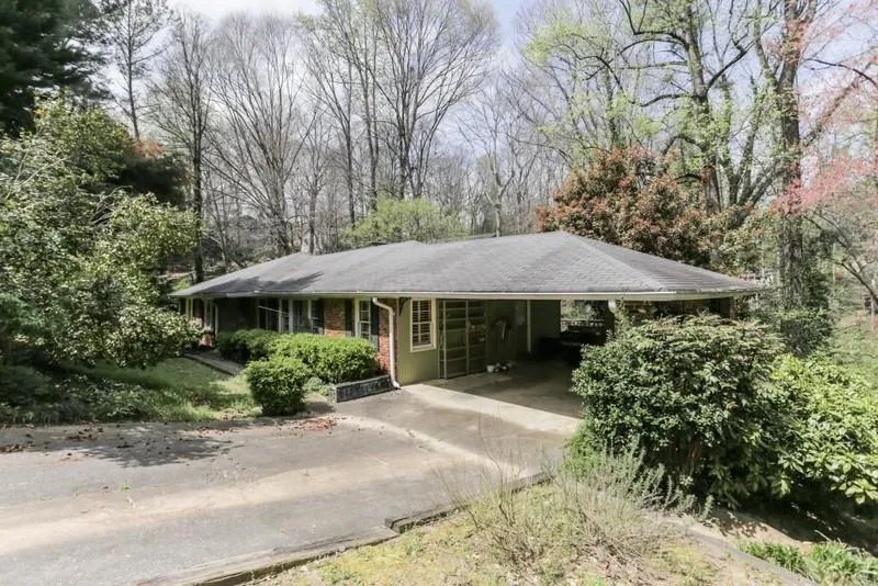 400 Highbrook Drive, Sandy Springs, Georgia 30342, 3 Bedrooms Bedrooms, ,2 BathroomsBathrooms,Residential,Sold,400 Highbrook Drive,6721015