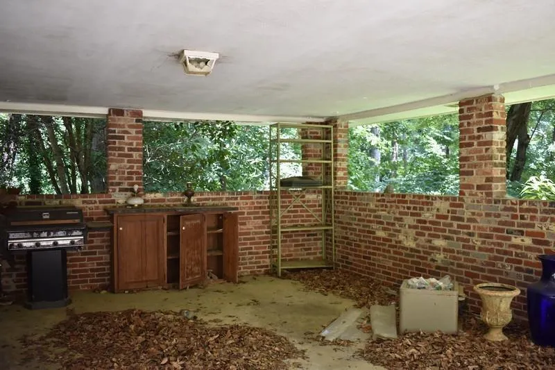 400 Highbrook Drive, Sandy Springs, Georgia 30342, 3 Bedrooms Bedrooms, ,2 BathroomsBathrooms,Residential,Sold,400 Highbrook Drive,6721015