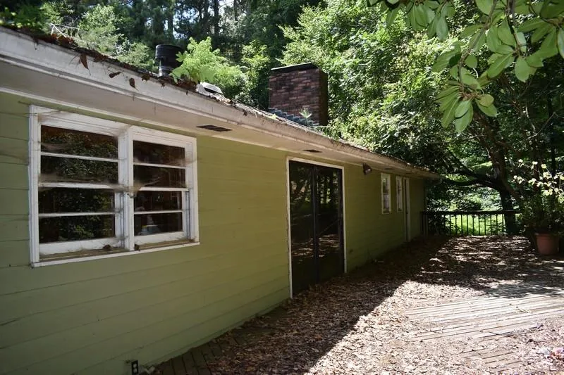 400 Highbrook Drive, Sandy Springs, Georgia 30342, 3 Bedrooms Bedrooms, ,2 BathroomsBathrooms,Residential,Sold,400 Highbrook Drive,6721015