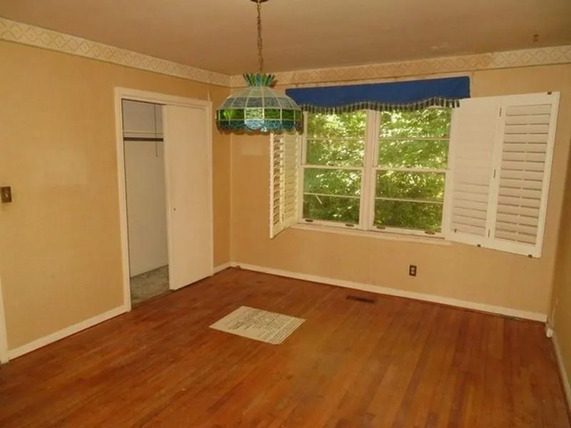 400 Highbrook Drive, Sandy Springs, Georgia 30342, 3 Bedrooms Bedrooms, ,2 BathroomsBathrooms,Residential,Sold,400 Highbrook Drive,6721015