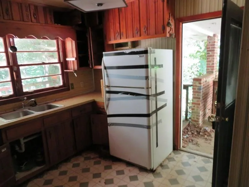 400 Highbrook Drive, Sandy Springs, Georgia 30342, 3 Bedrooms Bedrooms, ,2 BathroomsBathrooms,Residential,Sold,400 Highbrook Drive,6721015