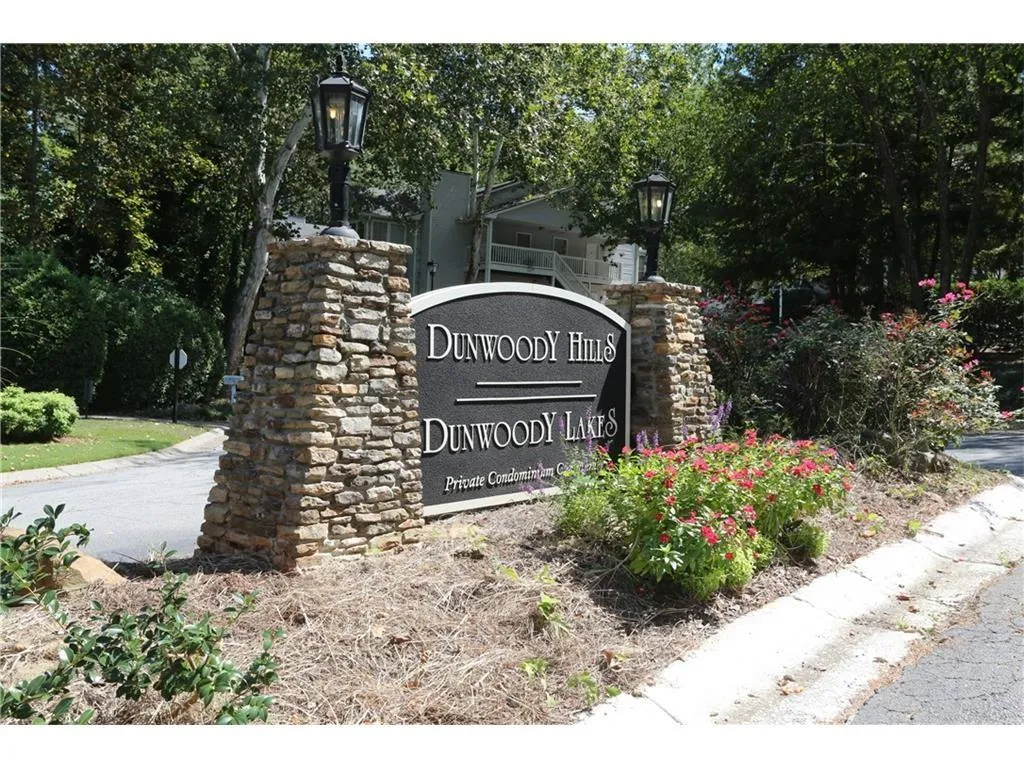 1410 Vicksburg Place, Sandy Springs, Georgia 30350, 2 Bedrooms Bedrooms, ,2 BathroomsBathrooms,Residential,Sold,1410 Vicksburg Place,5825548