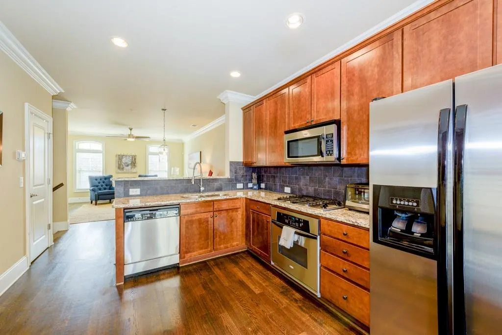 6406 Paulson Place Ne, Sandy Springs, Georgia 30328, 2 Bedrooms Bedrooms, ,2 BathroomsBathrooms,Residential,Sold,6406 Paulson Place Ne,5962177