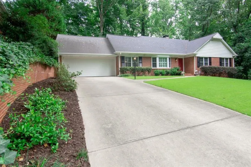 380 Forest Hills Drive, Sandy Springs, Georgia 30342, 4 Bedrooms Bedrooms, ,3 BathroomsBathrooms,Residential,Sold,380 Forest Hills Drive,6799911