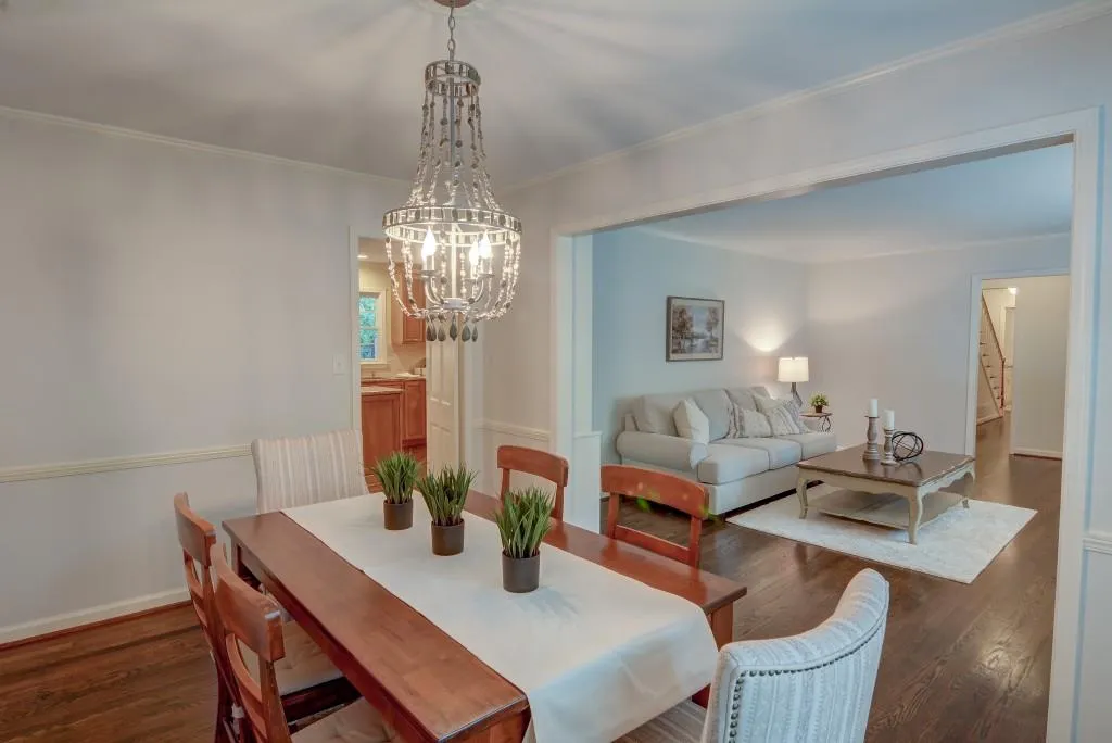 380 Forest Hills Drive, Sandy Springs, Georgia 30342, 4 Bedrooms Bedrooms, ,3 BathroomsBathrooms,Residential,Sold,380 Forest Hills Drive,6799911