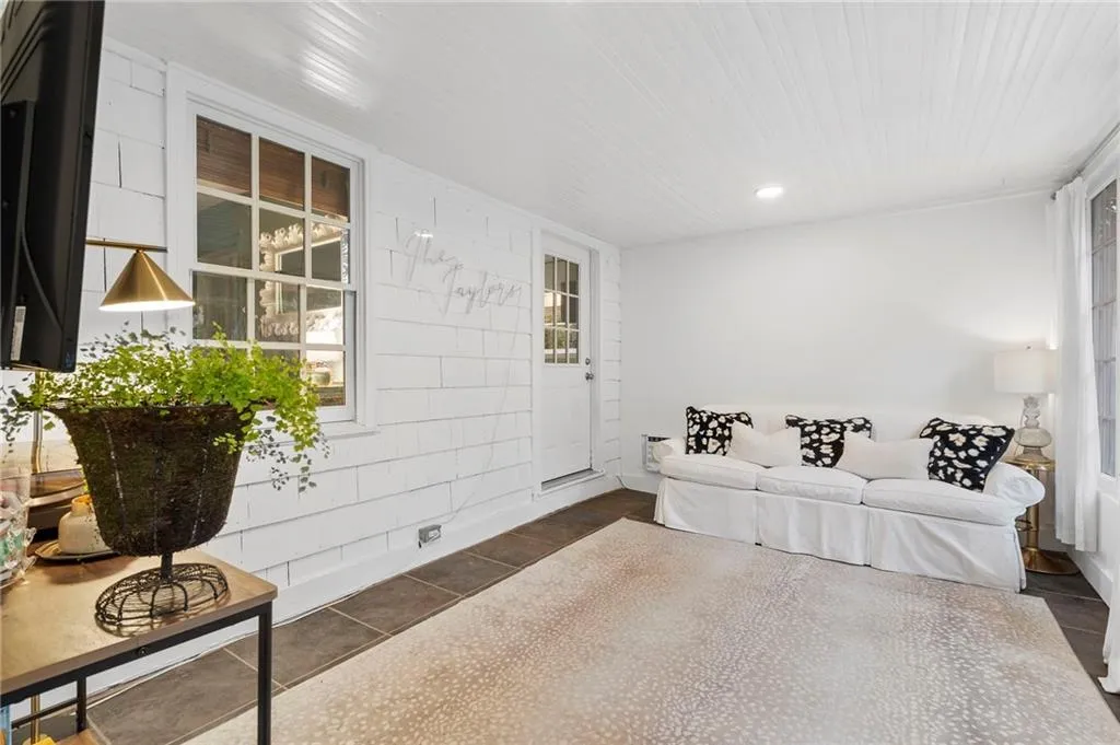 25 Karland Drive Nw, Atlanta, Georgia 30305, 3 Bedrooms Bedrooms, ,2 BathroomsBathrooms,Residential,For Sale,25 Karland Drive Nw,7653378