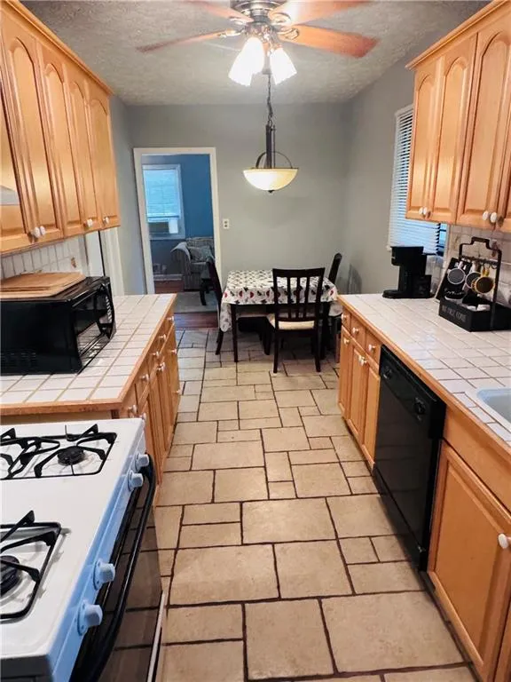 1255 North Avenue Nw, Atlanta, Georgia 30318, 3 Bedrooms Bedrooms, ,1 BathroomBathrooms,Residential,For Sale,1255 North Avenue Nw,7628110