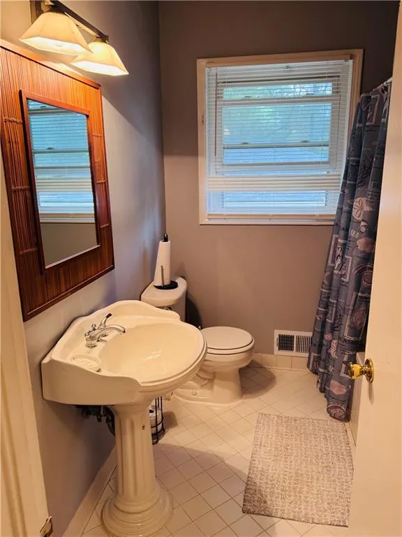 1255 North Avenue Nw, Atlanta, Georgia 30318, 3 Bedrooms Bedrooms, ,1 BathroomBathrooms,Residential,For Sale,1255 North Avenue Nw,7628110