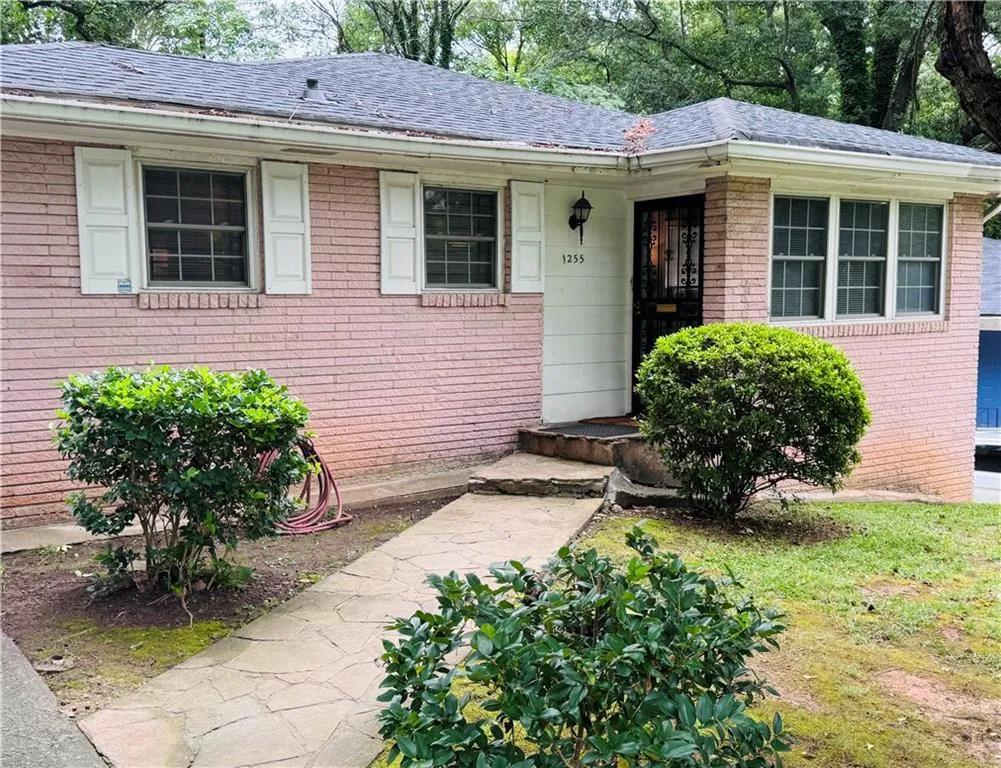 1255 North Avenue Nw, Atlanta, Georgia 30318, 3 Bedrooms Bedrooms, ,1 BathroomBathrooms,Residential,For Sale,1255 North Avenue Nw,7628110