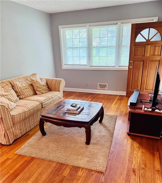 1255 North Avenue Nw, Atlanta, Georgia 30318, 3 Bedrooms Bedrooms, ,1 BathroomBathrooms,Residential,For Sale,1255 North Avenue Nw,7628110