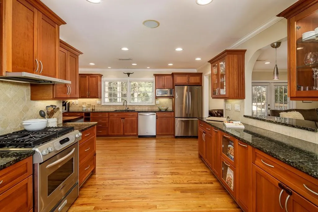 240 Berwick Drive, Sandy Springs, Georgia 30328, 3 Bedrooms Bedrooms, ,2 BathroomsBathrooms,Residential,Sold,240 Berwick Drive,6683640