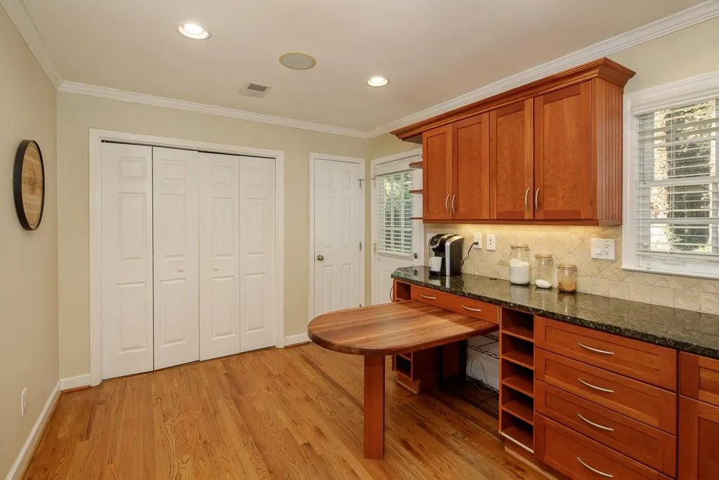 240 Berwick Drive, Sandy Springs, Georgia 30328, 3 Bedrooms Bedrooms, ,2 BathroomsBathrooms,Residential,Sold,240 Berwick Drive,6683640