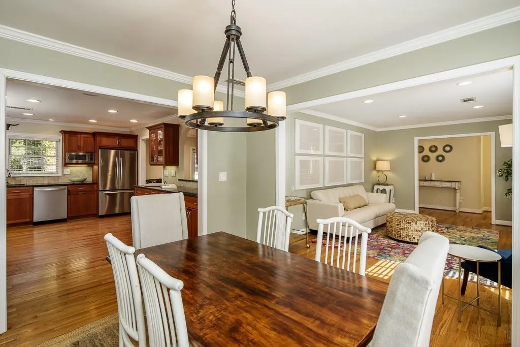 240 Berwick Drive, Sandy Springs, Georgia 30328, 3 Bedrooms Bedrooms, ,2 BathroomsBathrooms,Residential,Sold,240 Berwick Drive,6683640