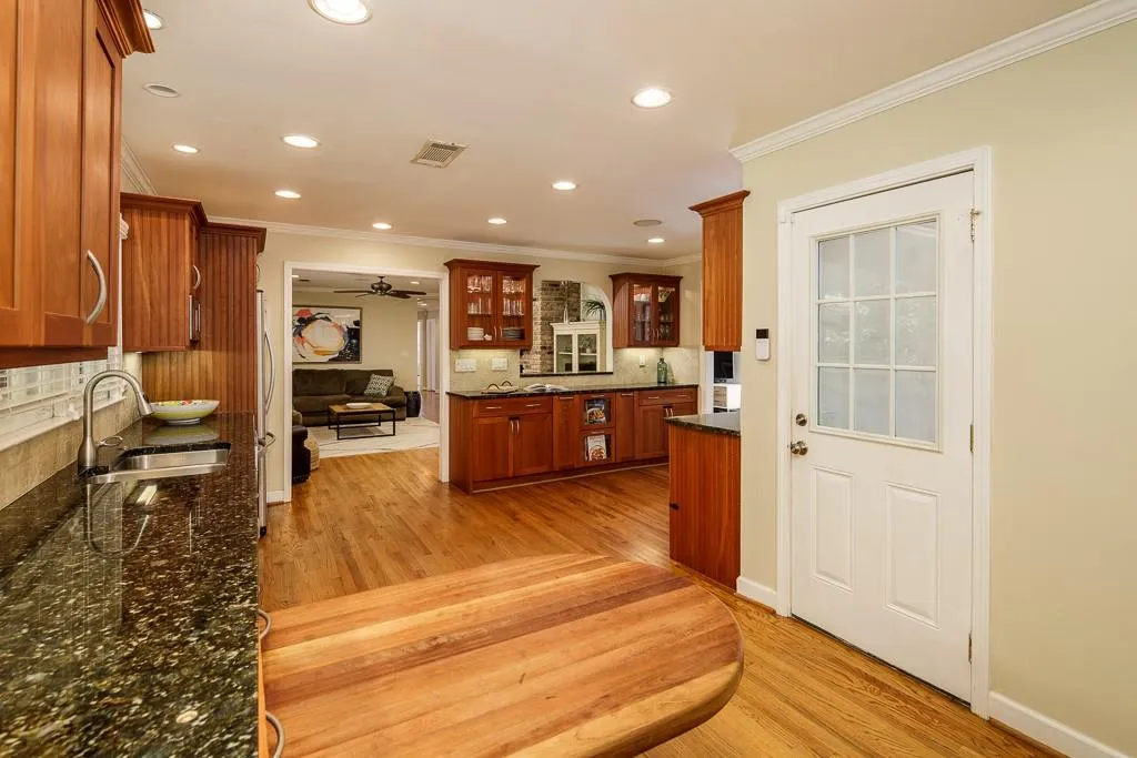 240 Berwick Drive, Sandy Springs, Georgia 30328, 3 Bedrooms Bedrooms, ,2 BathroomsBathrooms,Residential,Sold,240 Berwick Drive,6683640