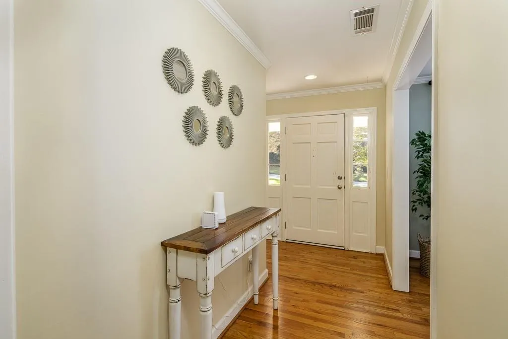 240 Berwick Drive, Sandy Springs, Georgia 30328, 3 Bedrooms Bedrooms, ,2 BathroomsBathrooms,Residential,Sold,240 Berwick Drive,6683640