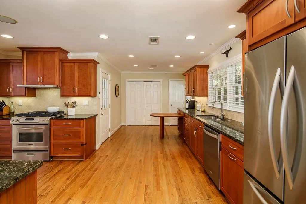 240 Berwick Drive, Sandy Springs, Georgia 30328, 3 Bedrooms Bedrooms, ,2 BathroomsBathrooms,Residential,Sold,240 Berwick Drive,6683640