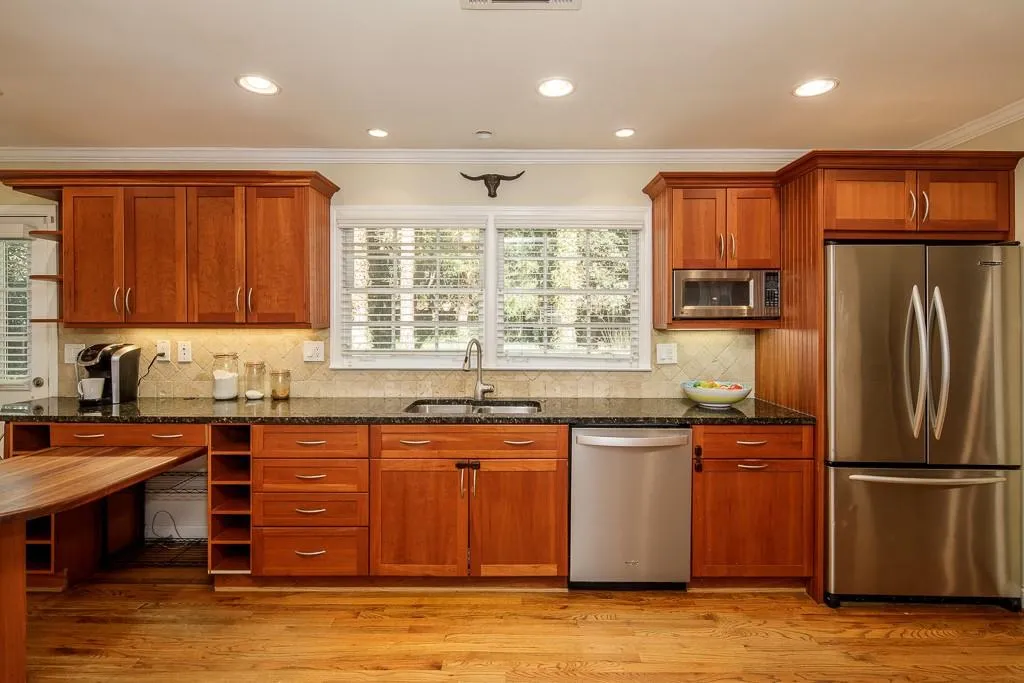 240 Berwick Drive, Sandy Springs, Georgia 30328, 3 Bedrooms Bedrooms, ,2 BathroomsBathrooms,Residential,Sold,240 Berwick Drive,6683640