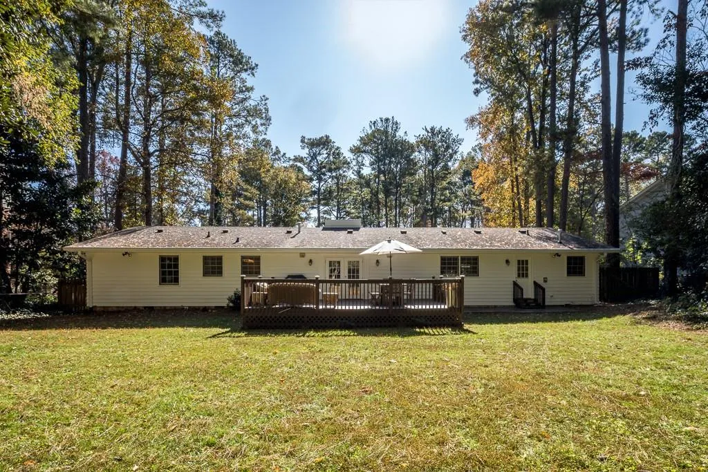240 Berwick Drive, Sandy Springs, Georgia 30328, 3 Bedrooms Bedrooms, ,2 BathroomsBathrooms,Residential,Sold,240 Berwick Drive,6683640