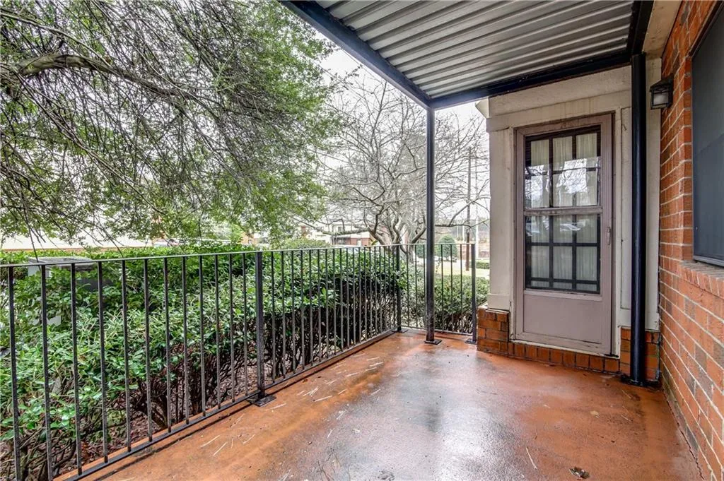 6851 Roswell Road Unit N16, Sandy Springs, Georgia 30328, 3 Bedrooms Bedrooms, ,2 BathroomsBathrooms,Residential,Sold,6851 Roswell Road Unit N16,5788968