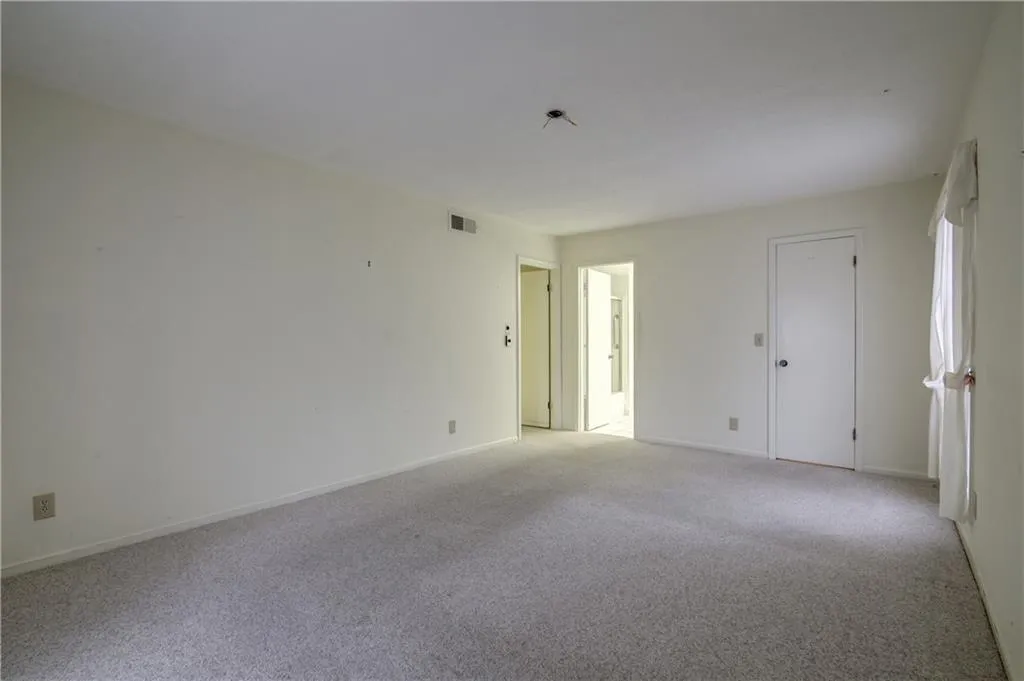 6851 Roswell Road Unit N16, Sandy Springs, Georgia 30328, 3 Bedrooms Bedrooms, ,2 BathroomsBathrooms,Residential,Sold,6851 Roswell Road Unit N16,5788968