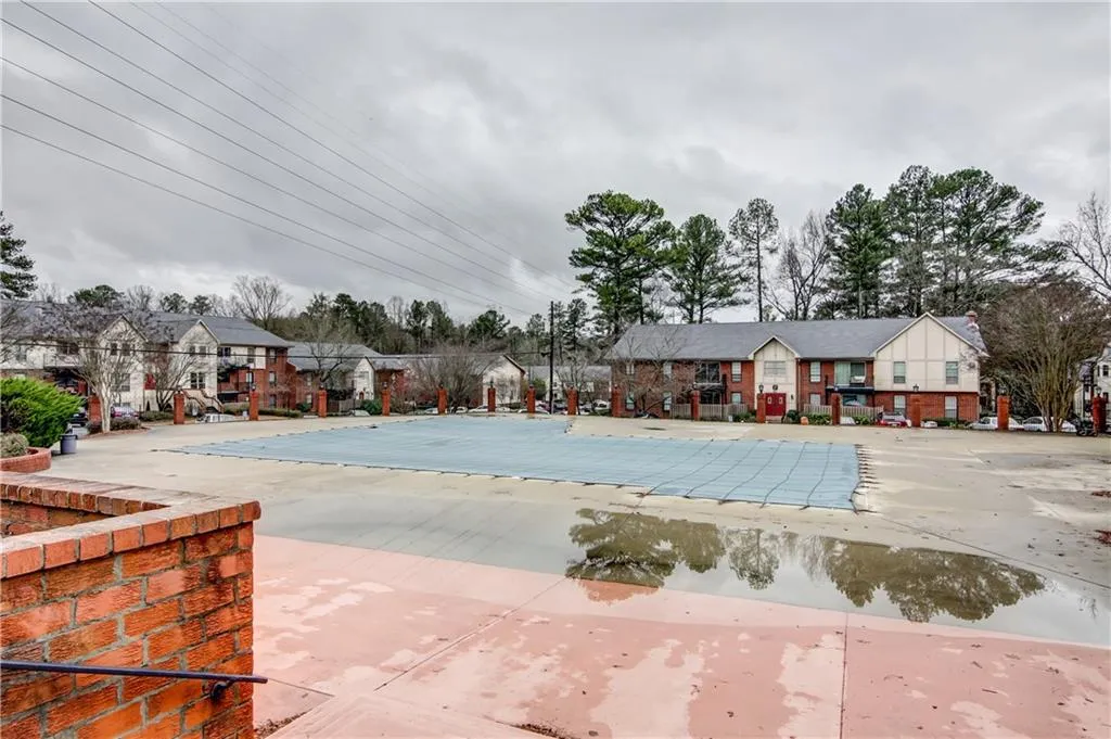 6851 Roswell Road Unit N16, Sandy Springs, Georgia 30328, 3 Bedrooms Bedrooms, ,2 BathroomsBathrooms,Residential,Sold,6851 Roswell Road Unit N16,5788968